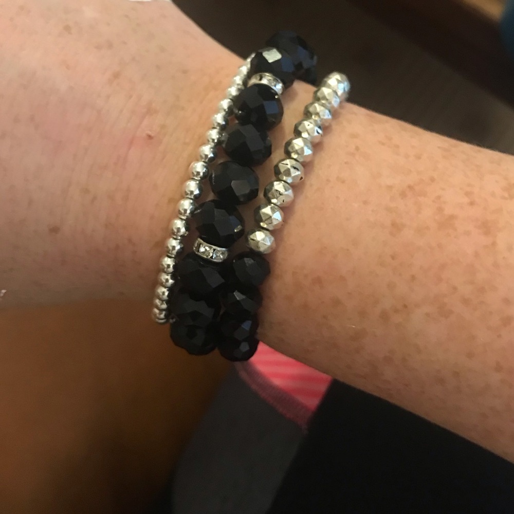 NWOT black&silver stack of stretch bead bracelets